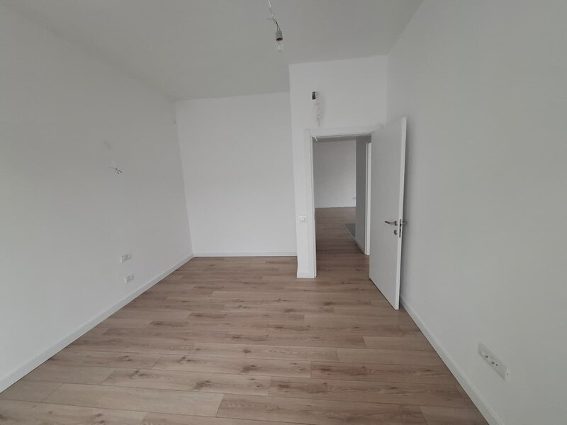 Calea Calarasilor Vand apartament cu doua (2) camere