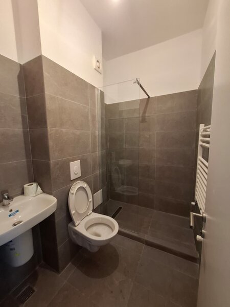 Calea Calarasilor Vand apartament cu doua (2) camere