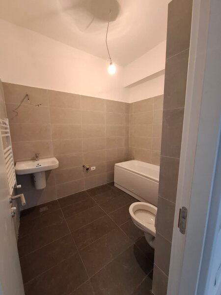 Calea Calarasilor Vand apartament cu doua (2) camere