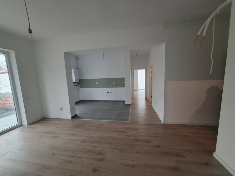 Calea Calarasilor Vand apartament cu doua (2) camere
